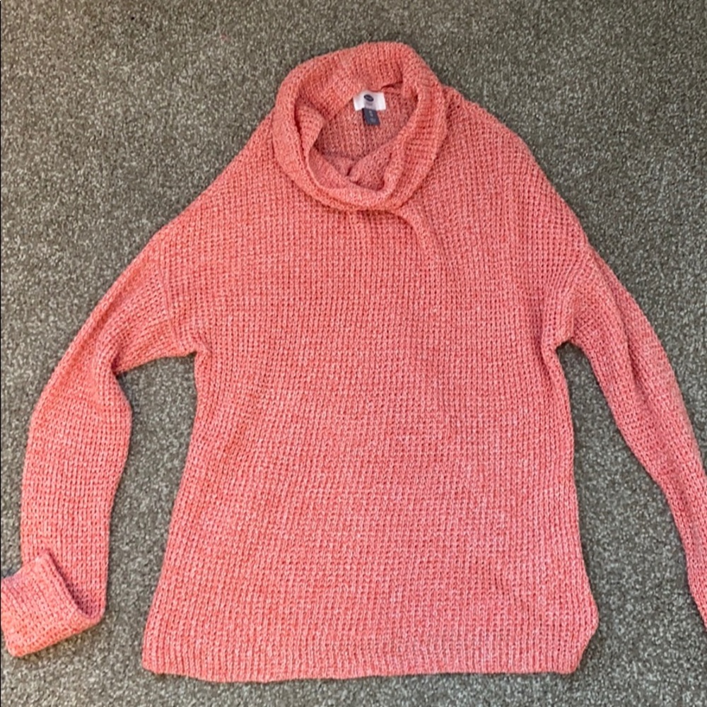 Comfy and bright sweater!! Worn once!
